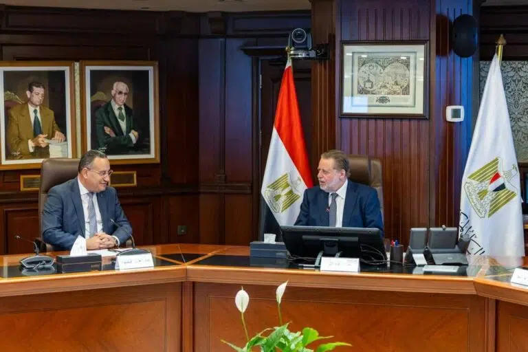 محافظ البنك المركزي ووزير التعليم العالي يبحثان دعم الطلاب المتفوقين في مصر