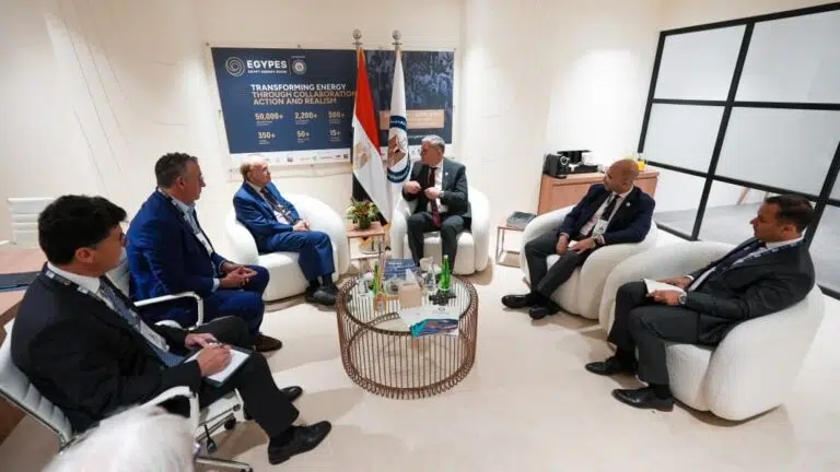 في ختام أديبك.. لقاءات مُكثفة لوزير البترول مع قيادات الشركات العالمية في ختام أديبك.. لقاءات مُكثفة لوزير البترول مع قيادات الشركات العالمية