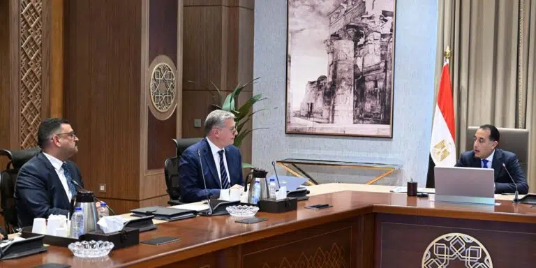 رئيس الوزراء يتابع جهود جذب المزيد من الاستثمارات للمنطقة الاقتصادية للمثلث الذهبي رئيس الوزراء يتابع جهود جذب المزيد من الاستثمارات للمنطقة الاقتصادية للمثلث الذهبي