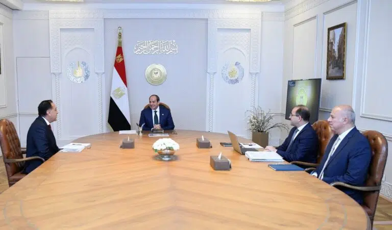 الرئيس السيسي يطلق حزمة جديدة للحماية الاجتماعية تستهدف الفئات الأولى بالرعاية الرئيس السيسي يطلق حزمة جديدة للحماية الاجتماعية تستهدف الفئات الأولى بالرعاية