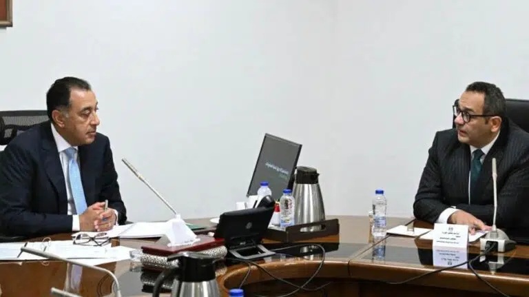 رئيس الوزراء يستعرض خطة التحرك والرؤية الاستراتيجية لرئيس جهاز تنمية المشروعات رئيس الوزراء يستعرض خطة التحرك والرؤية الاستراتيجية لرئيس جهاز تنمية المشروعات