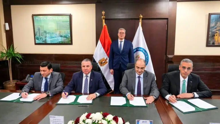 بـ140 مليون دولار.. بنوك «CIB» و«QNB» و«القاهرة» توقّع عقد تمويل مجمع إنتاج السيليكون المعدني