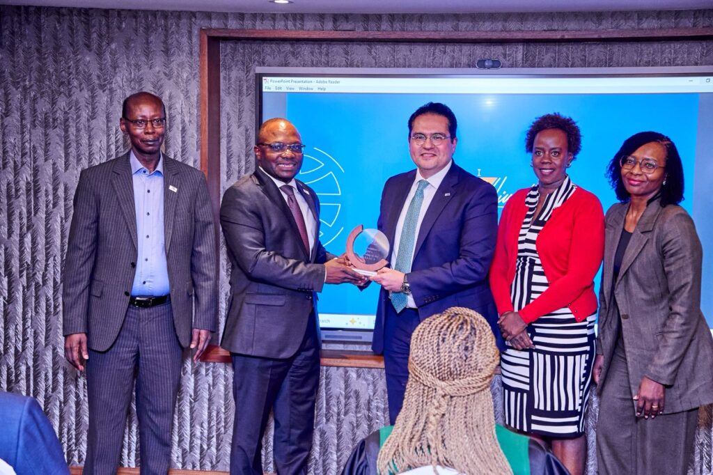 بنك CIB يحتفل بتخرج الدفعة الثالثة من برنامج «الائتمان المصرفي لشرق إفريقيا» في كينيا بنك CIB يحتفل بتخرج الدفعة الثالثة من برنامج «الائتمان المصرفي لشرق إفريقيا» في كينيا