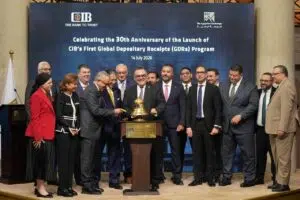 بقرع الجرس.. البورصة تحتفل بـ 30 عاماً على إطلاق شهادات الإيداع الدولية لبنك cib بقرع الجرس.. البورصة تحتفل بـ 30 عاماً على إطلاق شهادات الإيداع الدولية لبنك cib